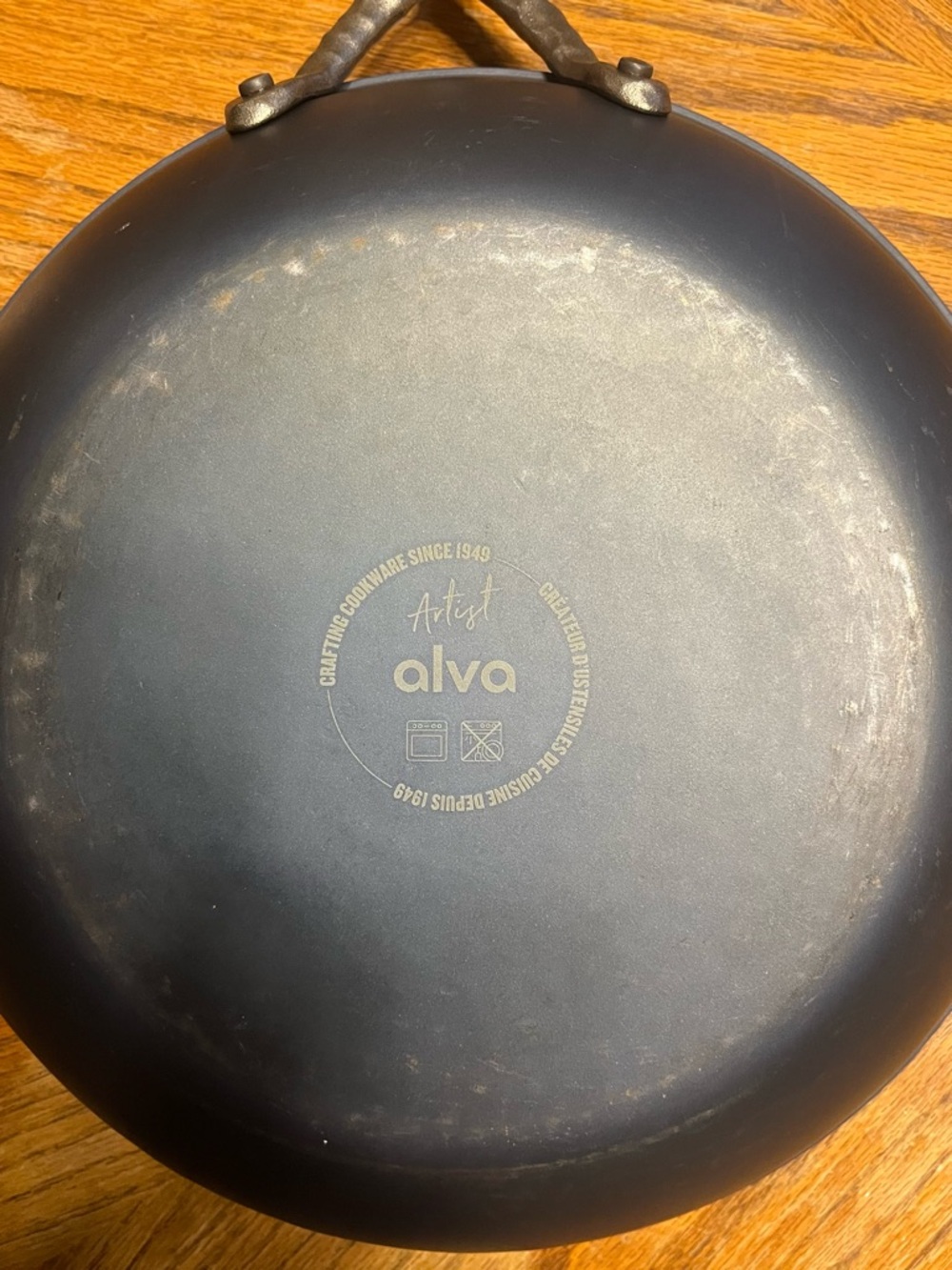 Alva Artist 11” Hammered Carbon Steel Finish Pre-Seasoned Frying Pan | Oven Safe - Picture 6 of 15